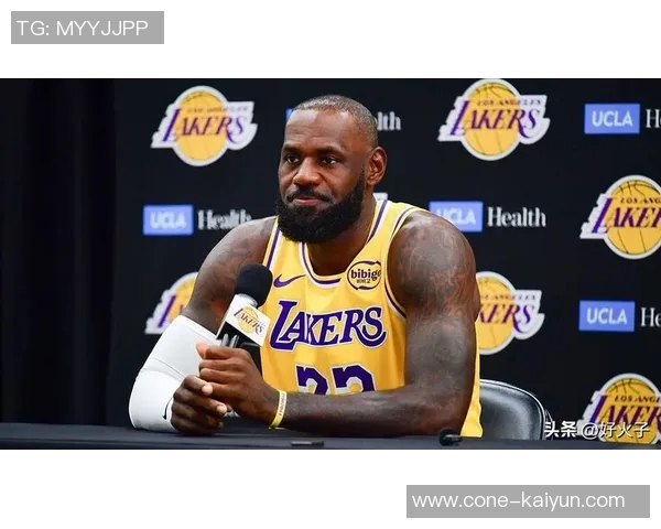 字母哥力挺詹姆斯警告财务顾问勿图私利引发热议 字母哥力挺詹姆斯警告财务顾问勿图私利引发热议