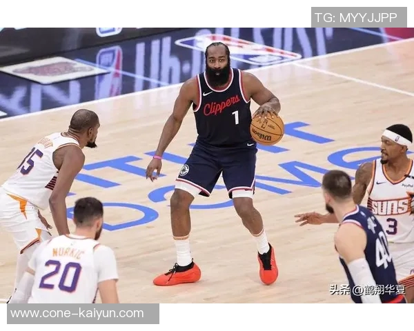 哈登36岁依然拼搏场均出战38分钟展现不屈精神如同地主家的驴